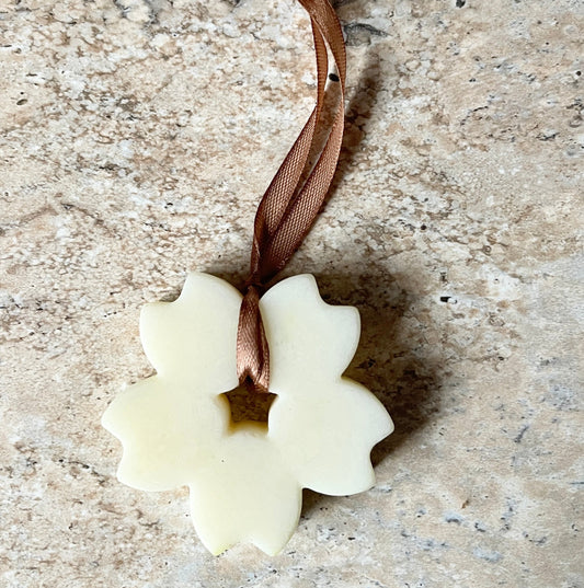 Suspension parfumée flocon- senteur pain d’épices