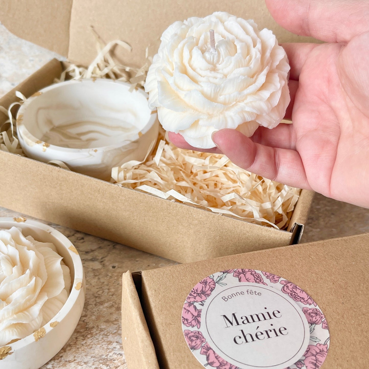Coffret cadeau de Fête des Grands-Mères – Bougie pivoine et sa coupelle