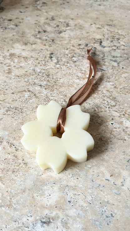 Suspension parfumée flocon- senteur pain d’épices