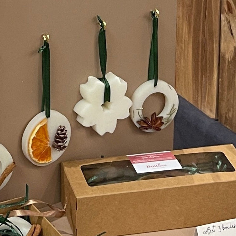 Coffret de 3 suspensions parfumées - senteurs sapin de noël