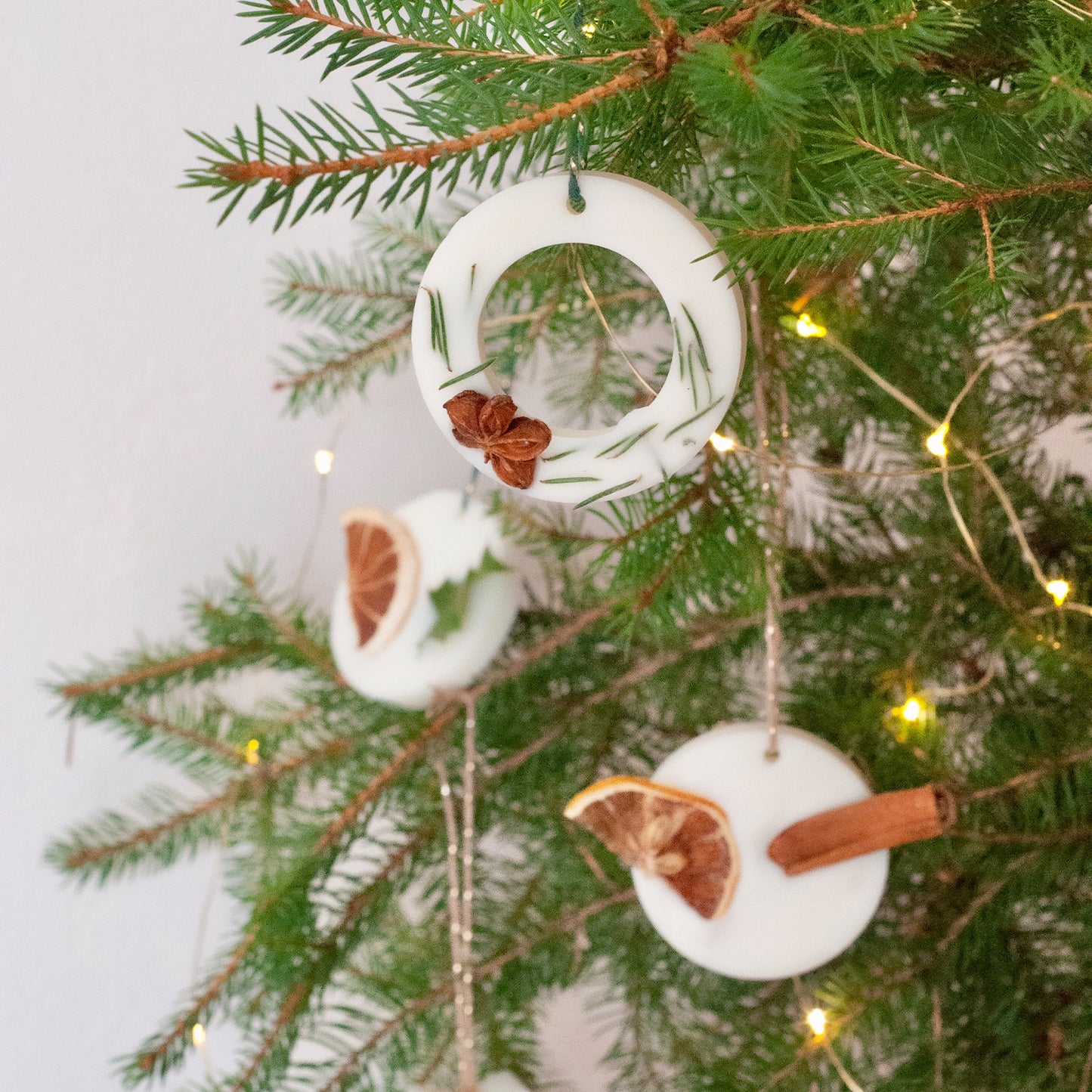 Coffret de 6 boules de noël parfumées - senteurs sapin de noël & pain d'épices